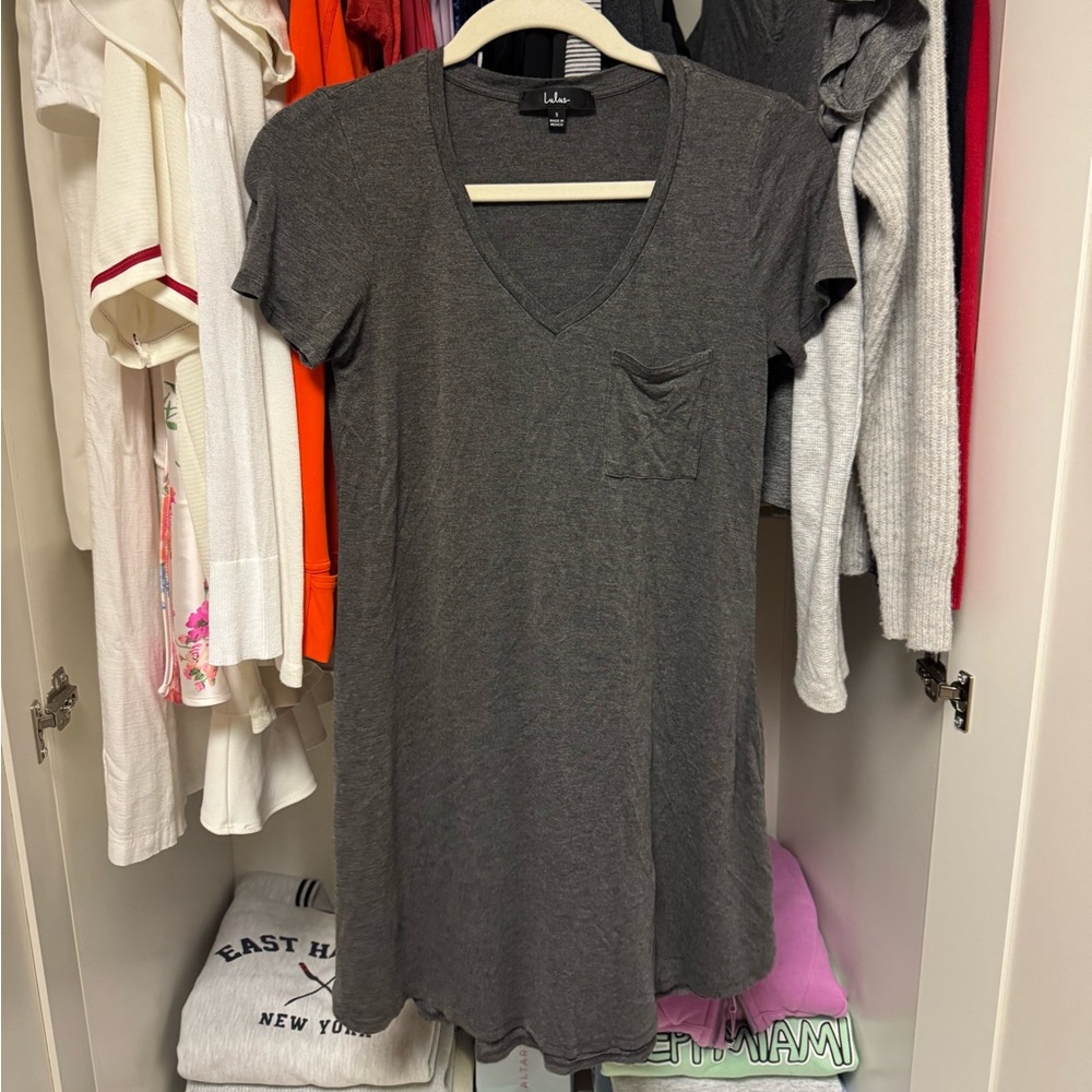 LULU’S T SHIRT DRESS